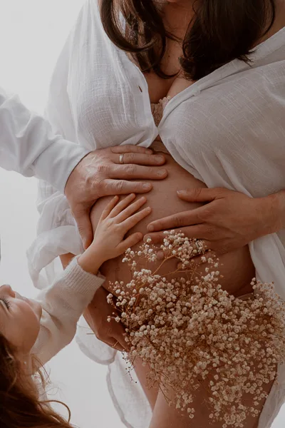 Séance grossesse en studio — Doriane Nolwen Photographe